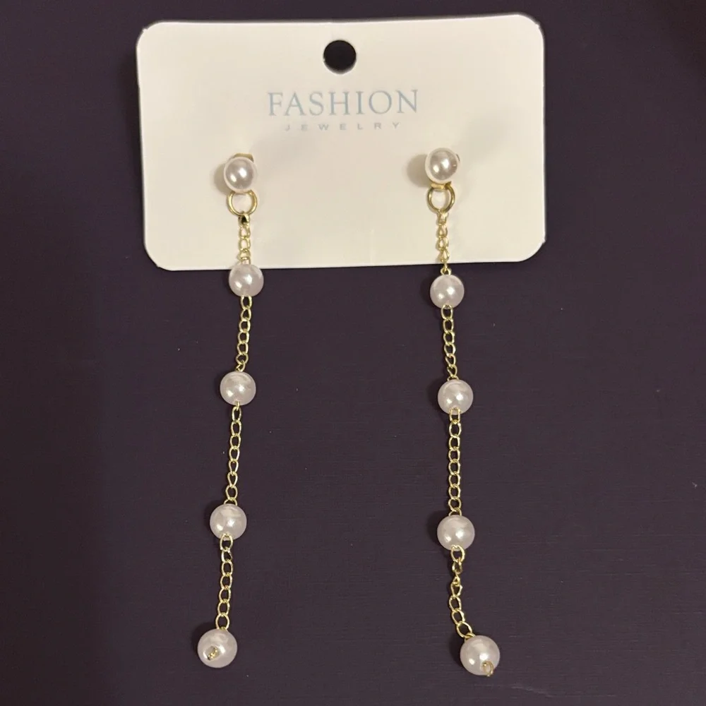Elegant Gold and Pearl Drop Earrings